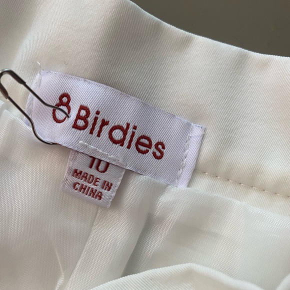 White pleated mini skirt 10 - Picture 2 of 4